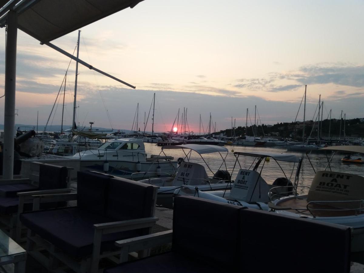 Appartamento Nina Seaview Novi Vinodolski Esterno foto