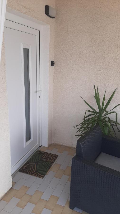 Appartamento Nina Seaview Novi Vinodolski Esterno foto